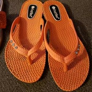Women's flip flops